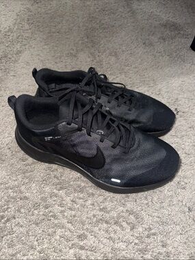 Nike Mens Downshifter 12 Men’s Black Low-Profile Athletic Running Shoes